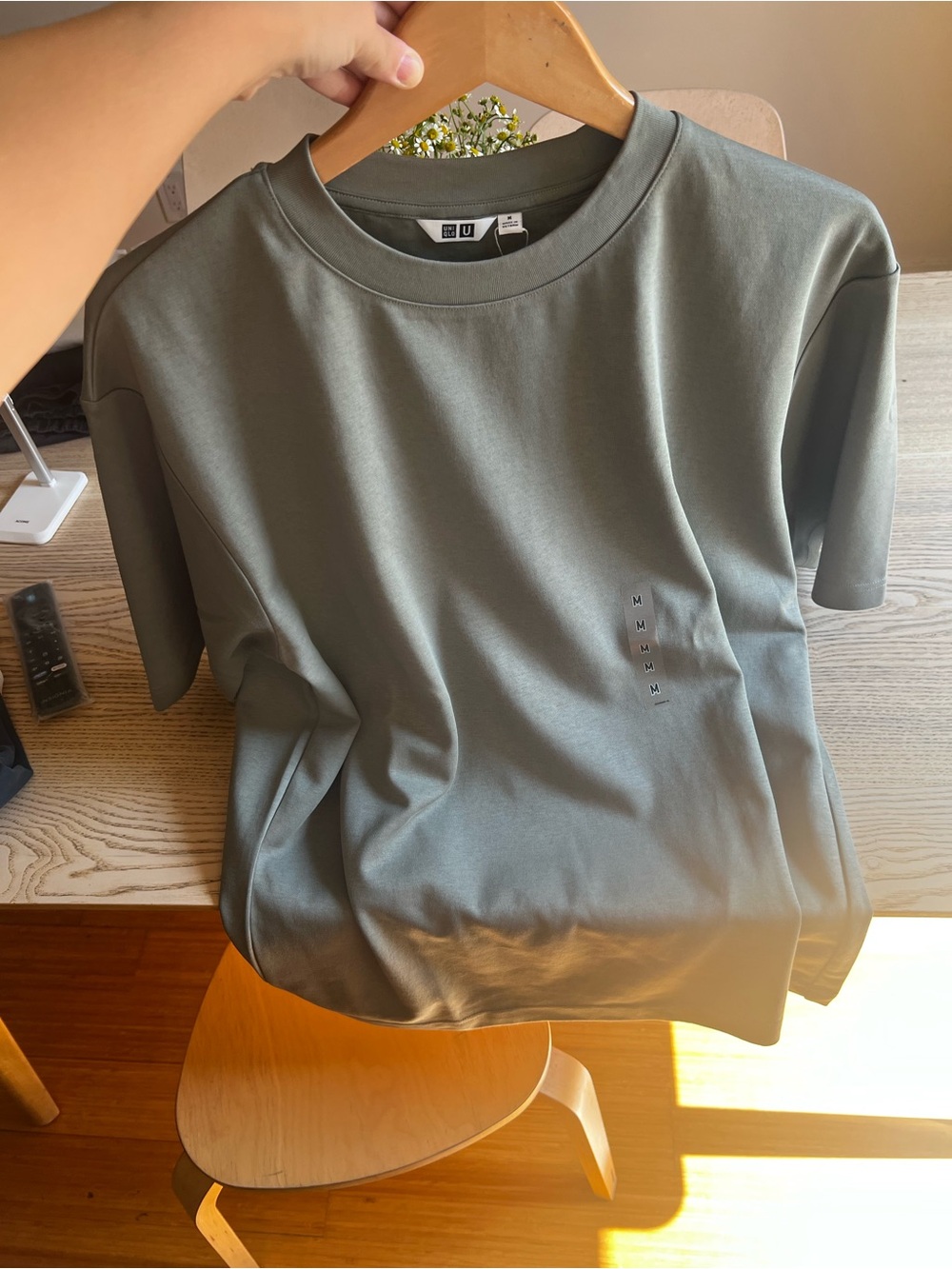 Uniqlo Men’s Crew Neck Tee - Olive